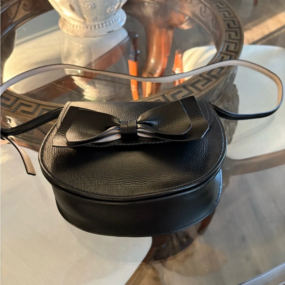 ♠️♠️KATE SPADE VANDERBILT PLACE TEGAN BOW BLACK LEATHER CROSSBODY BAG!♠️♠️ - Picture 3 of 7